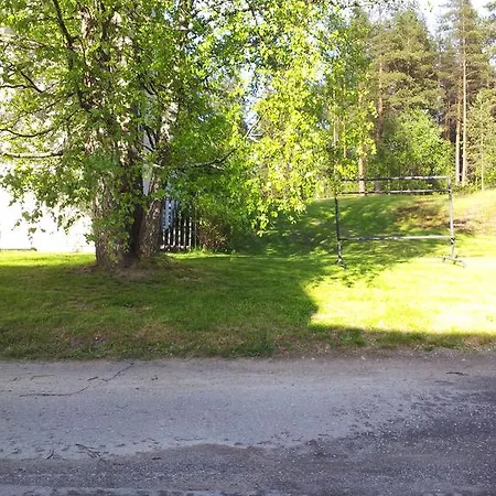 Kallioharjuntie, 4 Ristiina